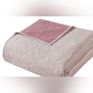 Mainstays (Quilt Only) Mink Lilac Medallion Quilt, Full/Queen, Adult Reversible